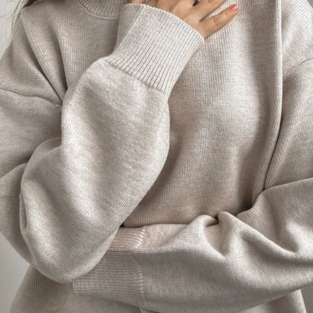 Women's Oversized Crew Neck Long Sleeve Knitted Sweater - Pullover