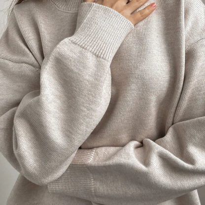 Women's Oversized Crew Neck Long Sleeve Knitted Sweater - Pullover