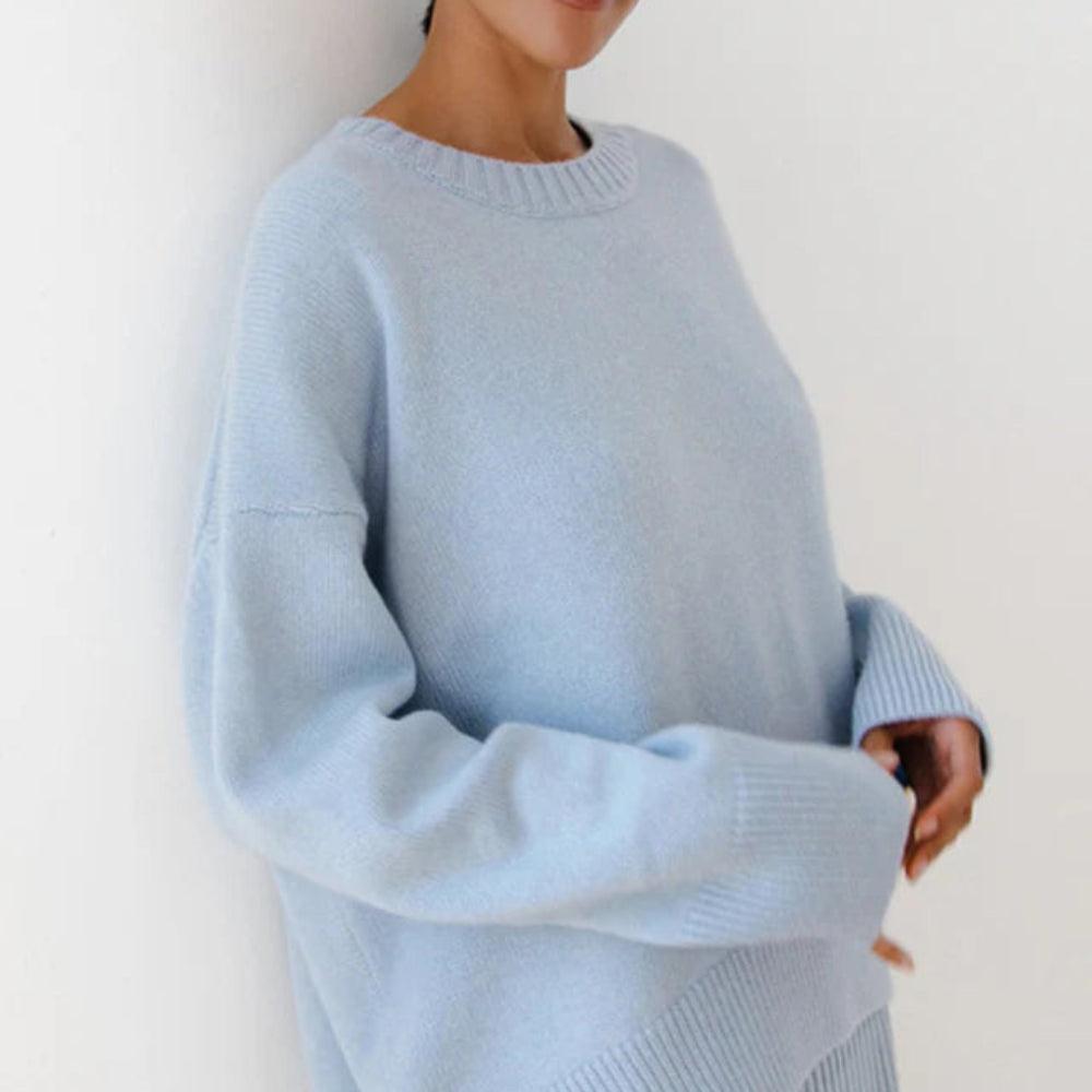 Women's Oversized Crew Neck Long Sleeve Knitted Sweater - Pullover