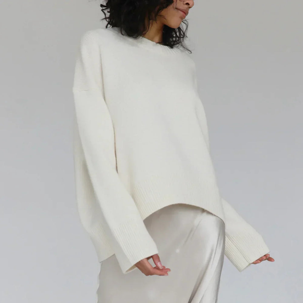 Women's Oversized Crew Neck Long Sleeve Knitted Sweater - Pullover