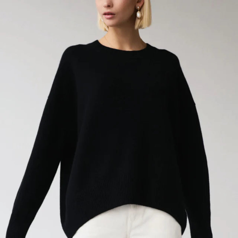 Women's Oversized Crew Neck Long Sleeve Knitted Sweater - Pullover